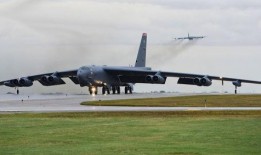 轰炸机最新爆料消息视频,震撼视频曝光，科技与力量的完美结合